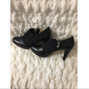 Adrienne vittadini heeled booties